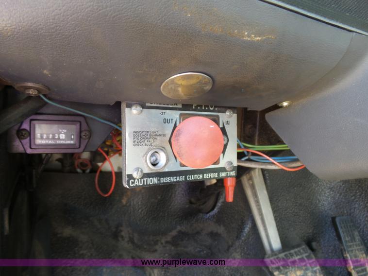 image for item L5828 1993 Ford F700 bucket truck