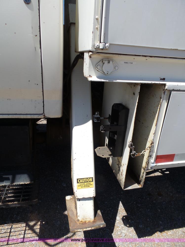 image for item L5828 1993 Ford F700 bucket truck