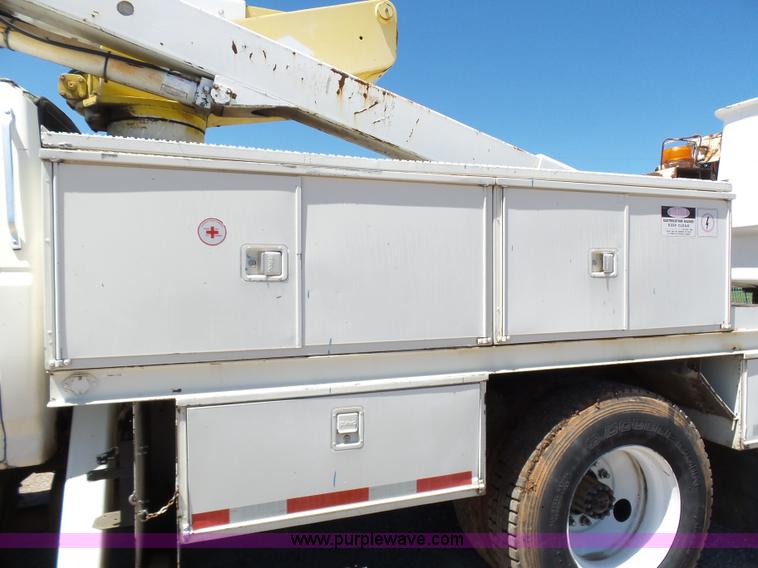 image for item L5828 1993 Ford F700 bucket truck