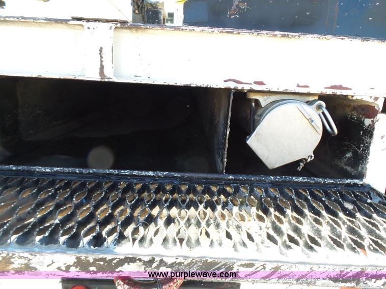 image for item L5828 1993 Ford F700 bucket truck