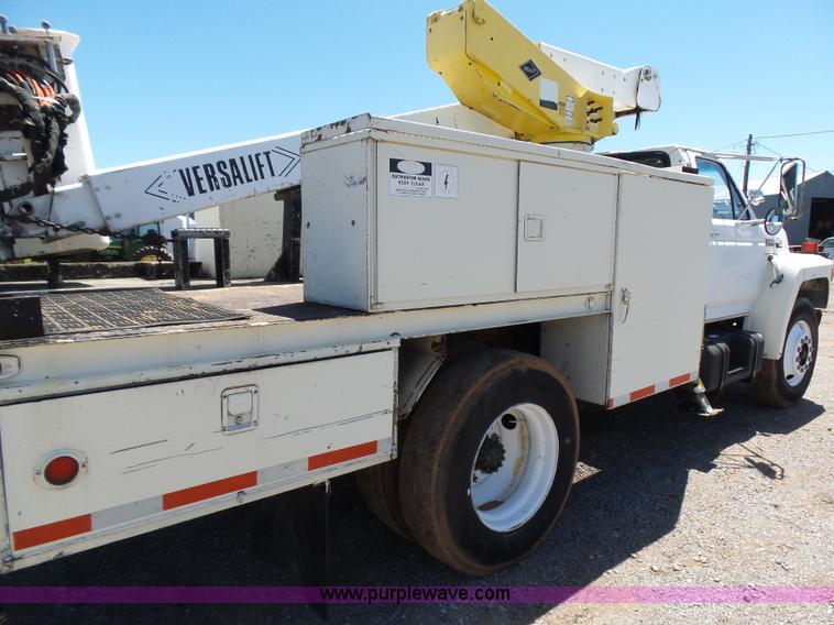 image for item L5828 1993 Ford F700 bucket truck
