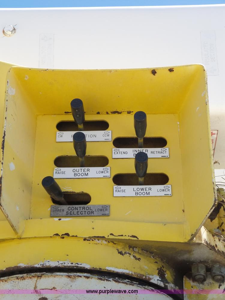 image for item L5828 1993 Ford F700 bucket truck