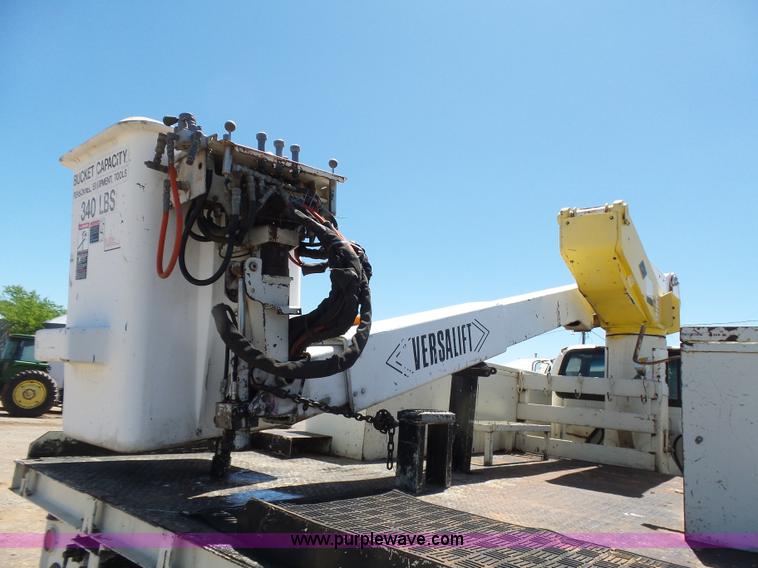 image for item L5828 1993 Ford F700 bucket truck