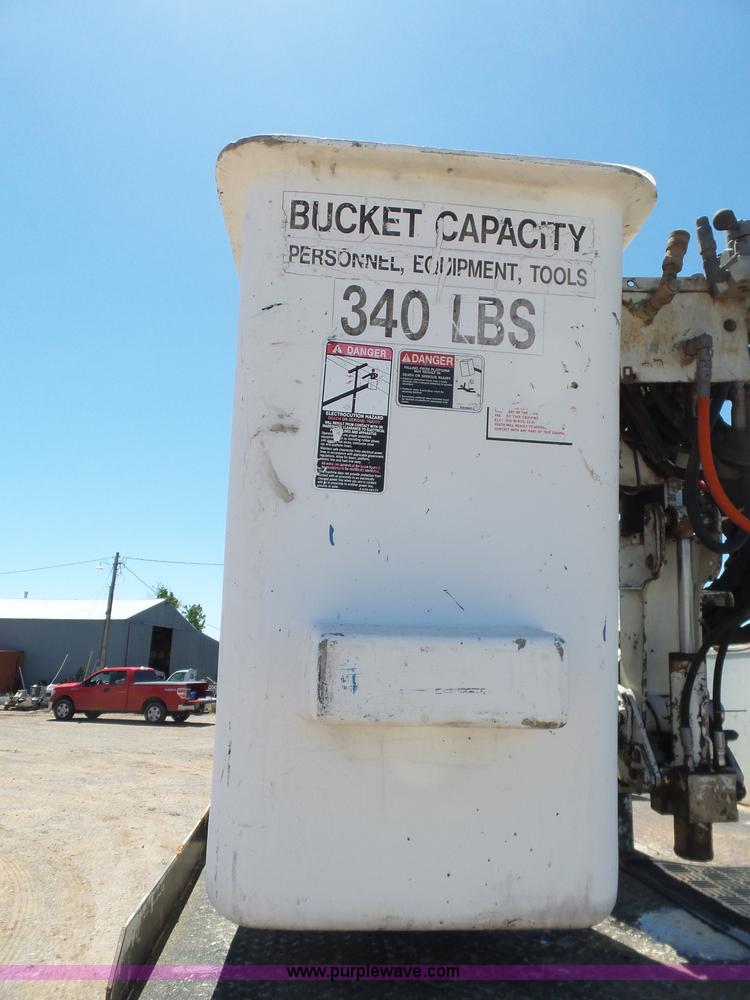 image for item L5828 1993 Ford F700 bucket truck