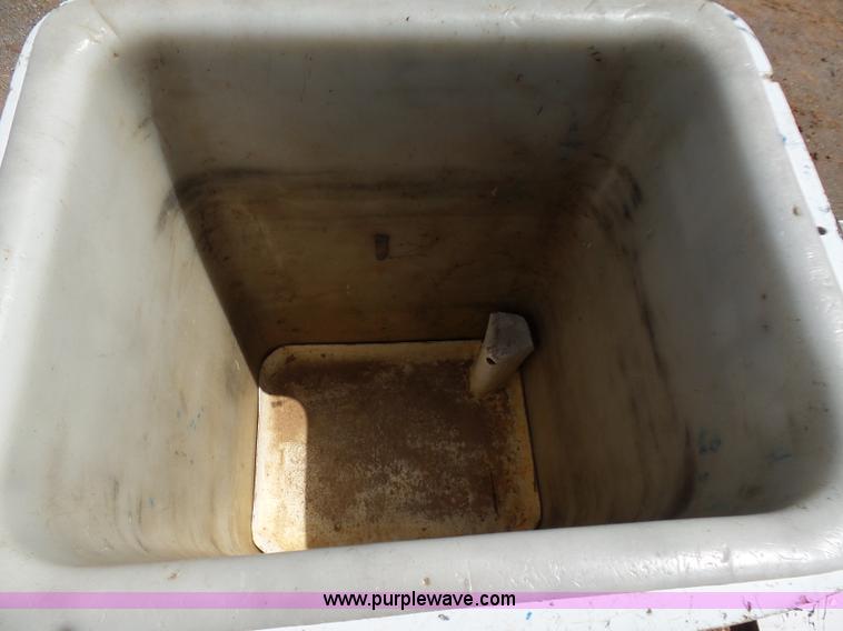 image for item L5828 1993 Ford F700 bucket truck