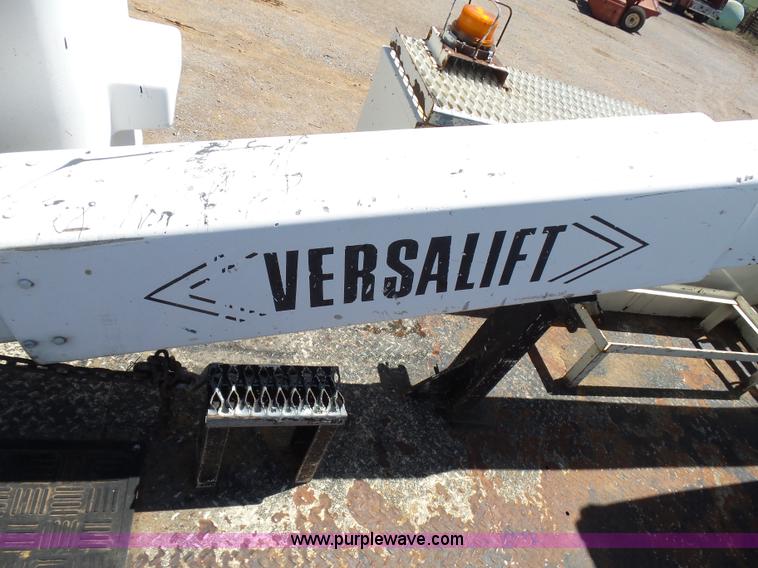 image for item L5828 1993 Ford F700 bucket truck