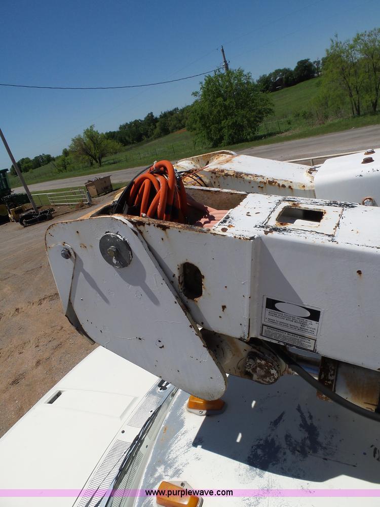 image for item L5828 1993 Ford F700 bucket truck