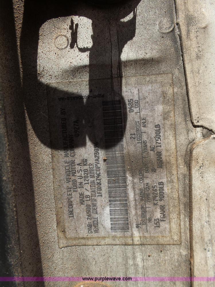 image for item L5828 1993 Ford F700 bucket truck