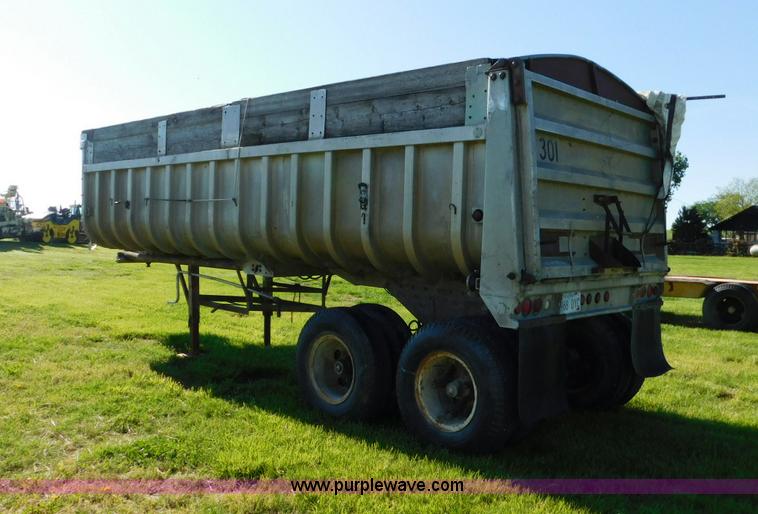image for item L5838 1963 Fruehauf end dump trailer