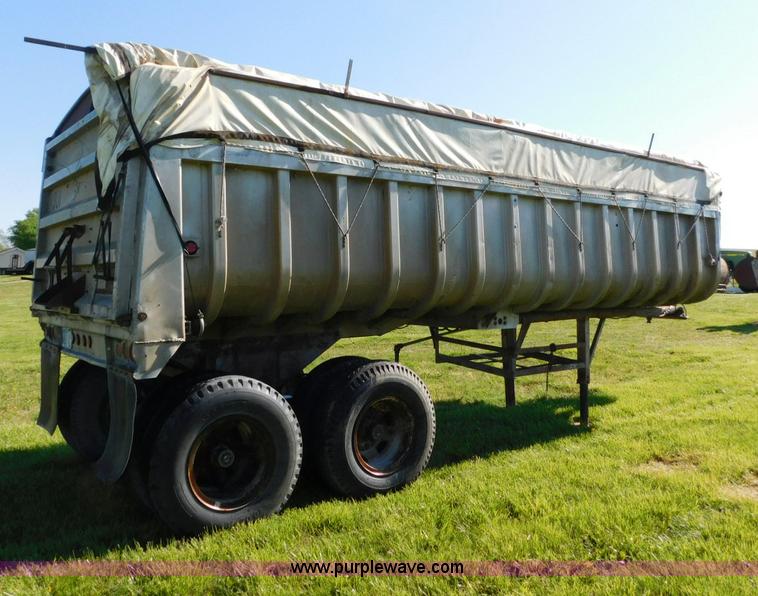 image for item L5838 1963 Fruehauf end dump trailer