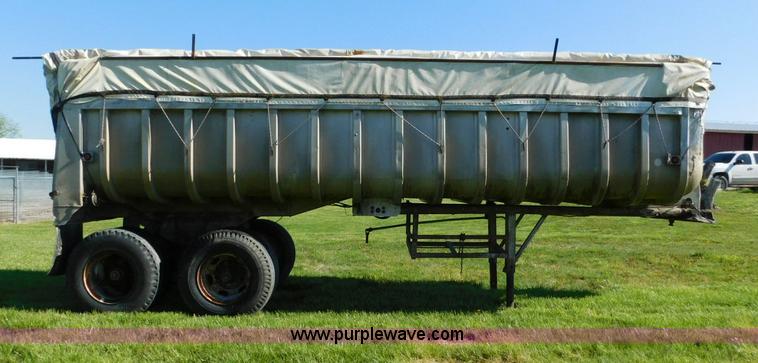image for item L5838 1963 Fruehauf end dump trailer