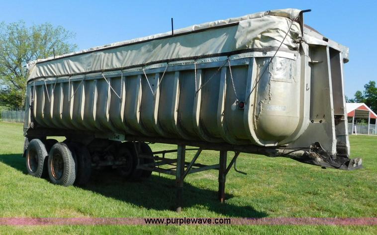 image for item L5838 1963 Fruehauf end dump trailer