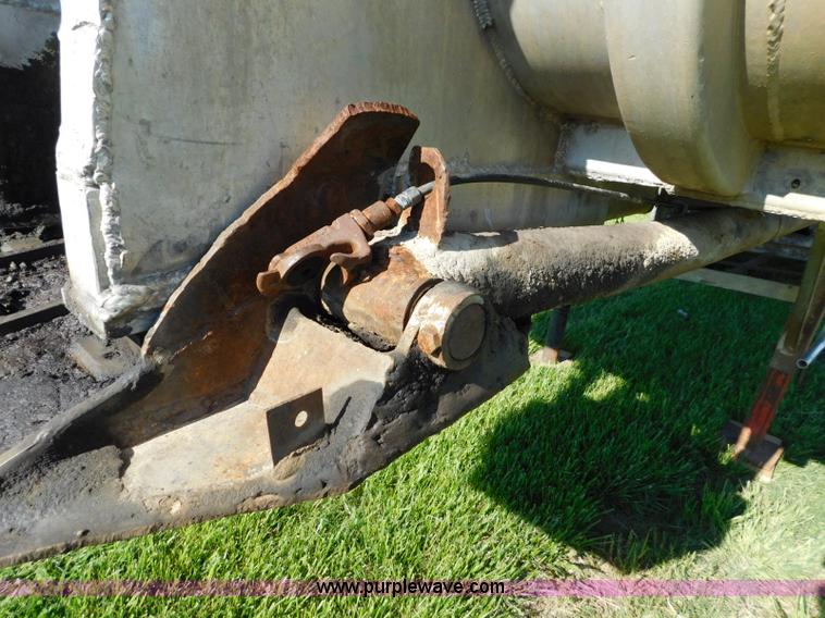 image for item L5838 1963 Fruehauf end dump trailer