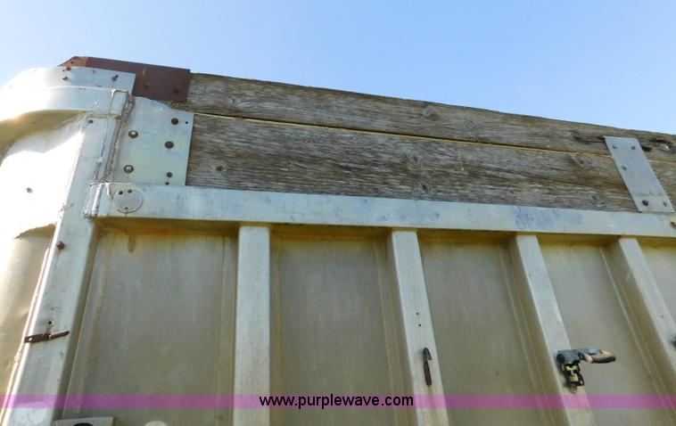 image for item L5838 1963 Fruehauf end dump trailer