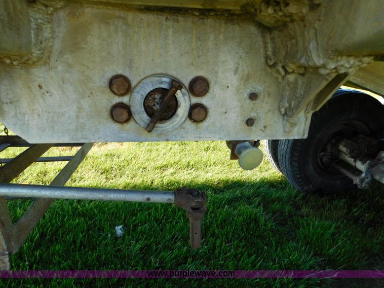 image for item L5838 1963 Fruehauf end dump trailer