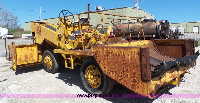 image for item L6010 Flaherty Branch Spread Master chip spreader