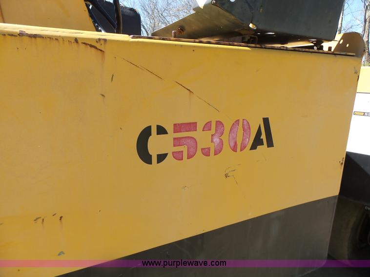 image for item L6012 Hyster C530A pneumatic roller