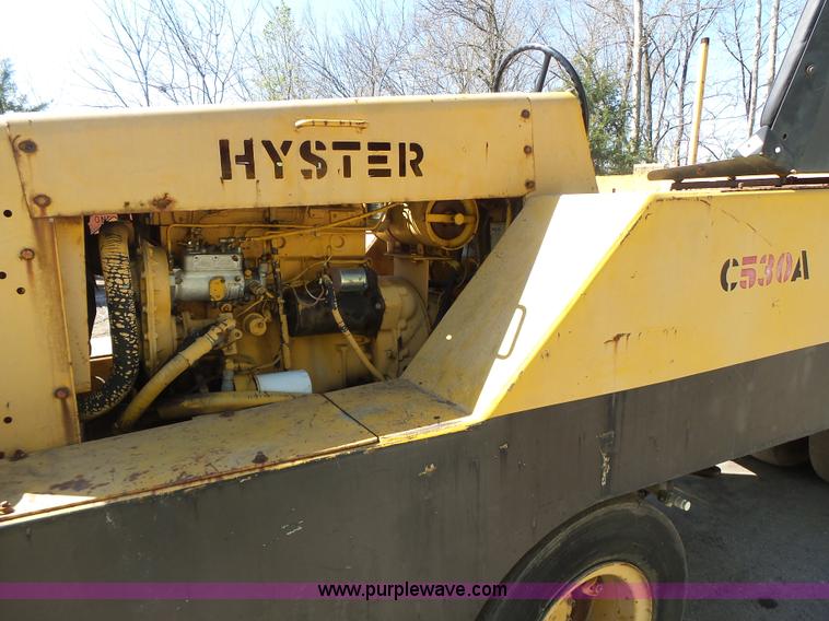 image for item L6012 Hyster C530A pneumatic roller