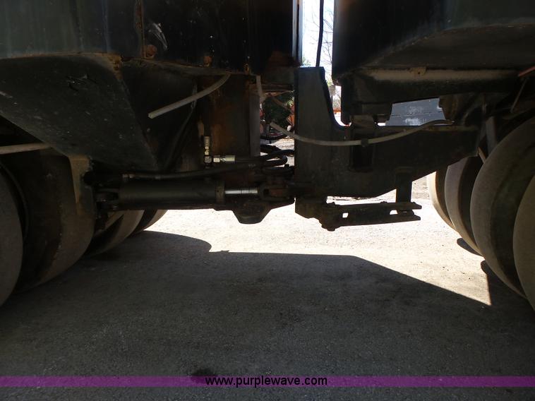 image for item L6012 Hyster C530A pneumatic roller