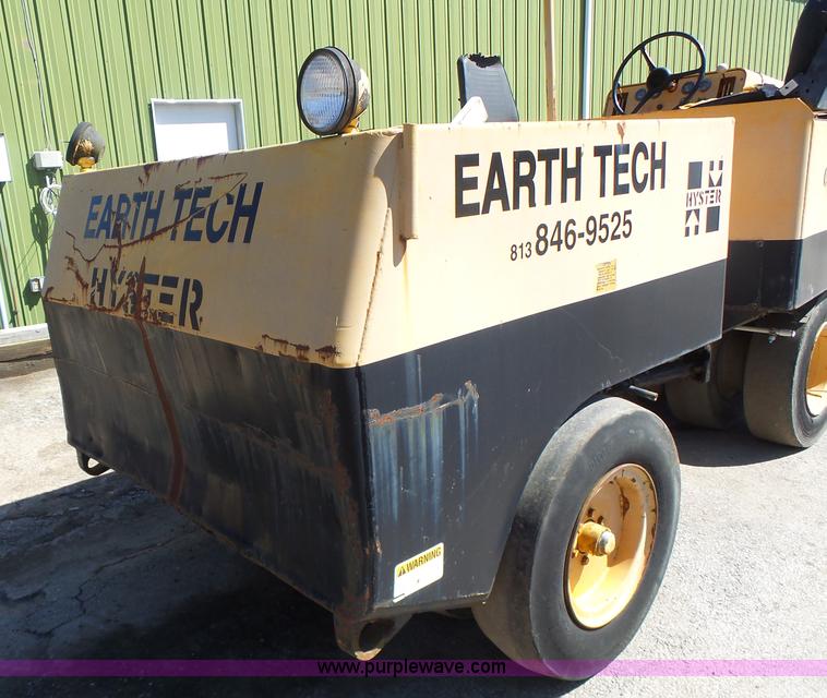 image for item L6012 Hyster C530A pneumatic roller