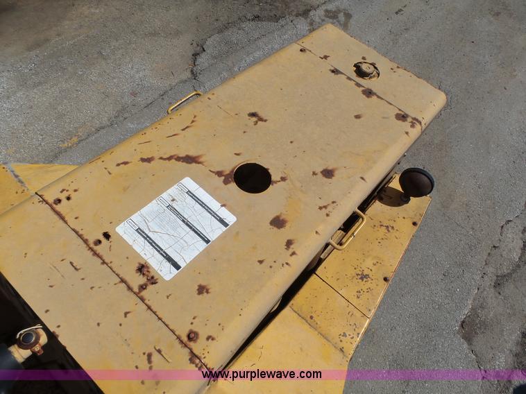 image for item L6012 Hyster C530A pneumatic roller