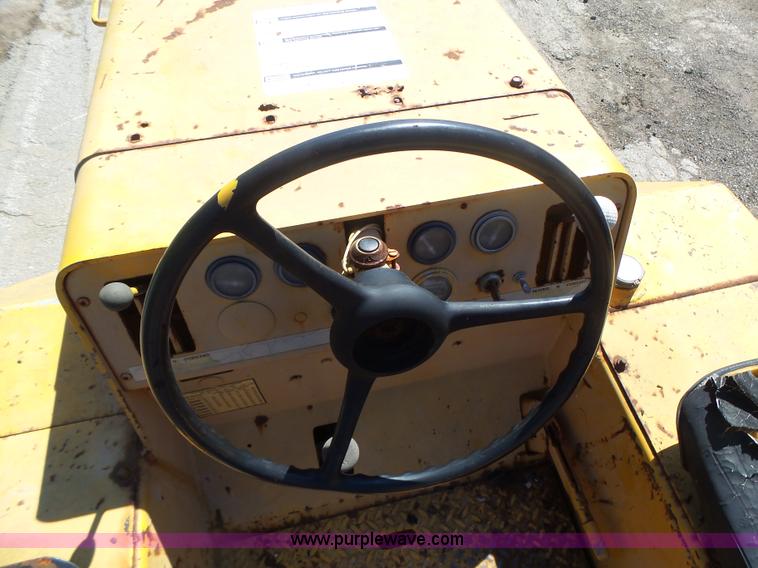 image for item L6012 Hyster C530A pneumatic roller