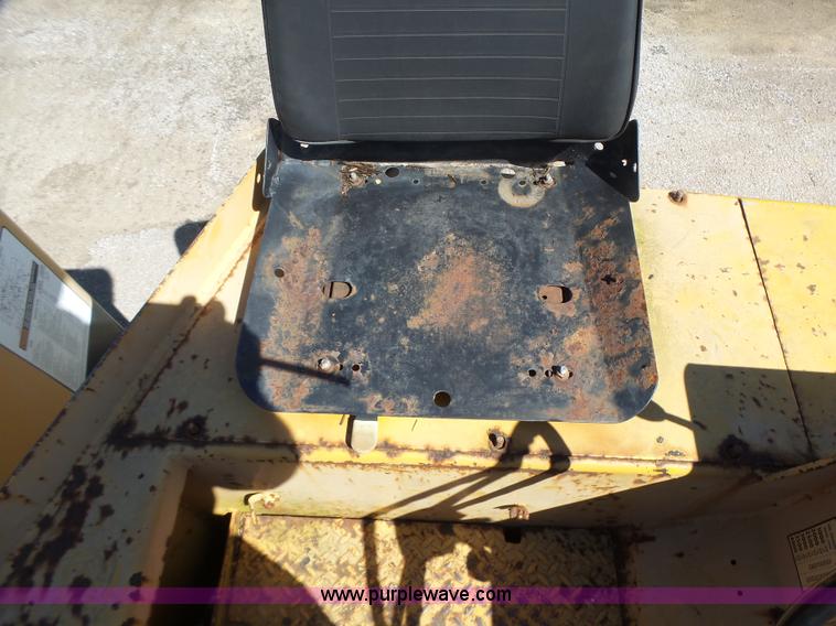 image for item L6012 Hyster C530A pneumatic roller