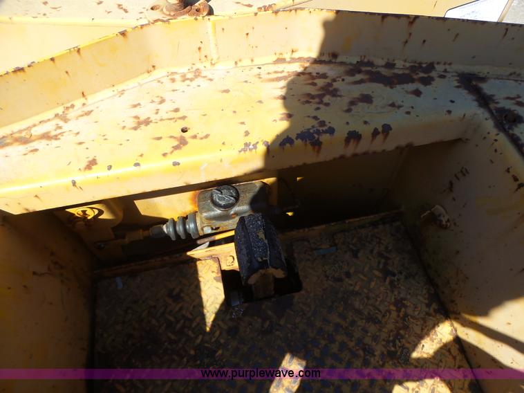 image for item L6012 Hyster C530A pneumatic roller