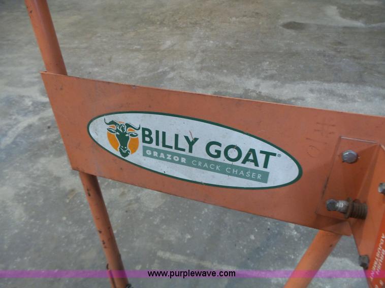 image for item L6013 Billy Goat G2401H crack machine