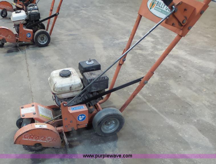 image for item L6013 Billy Goat G2401H crack machine