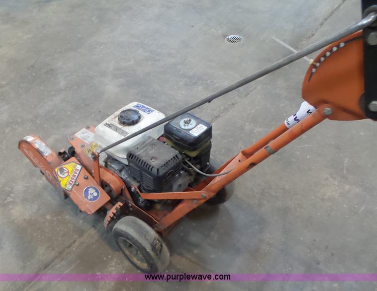 image for item L6016 Billy Goat GZ400 crack machine