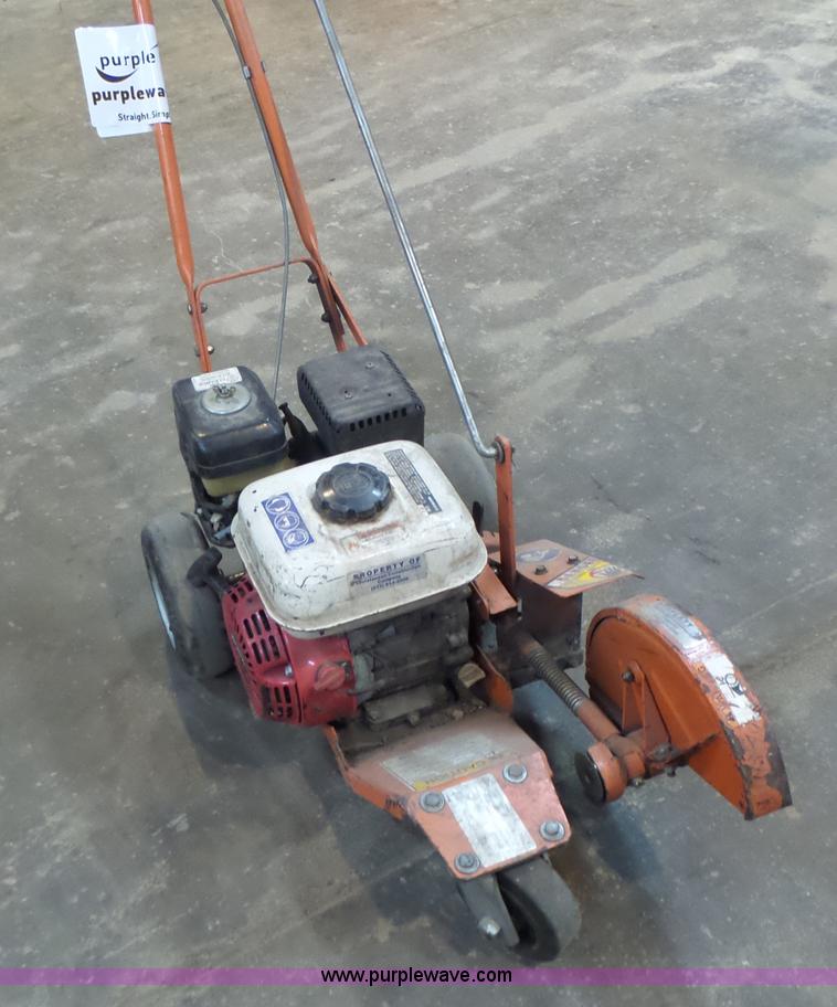 image for item L6016 Billy Goat GZ400 crack machine