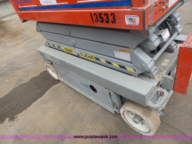 image for item L6045 2008 Skyjack 3219 scissor lift