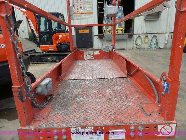 image for item L6045 2008 Skyjack 3219 scissor lift