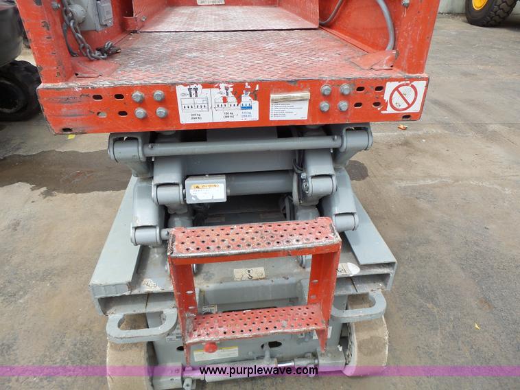 image for item L6045 2008 Skyjack 3219 scissor lift