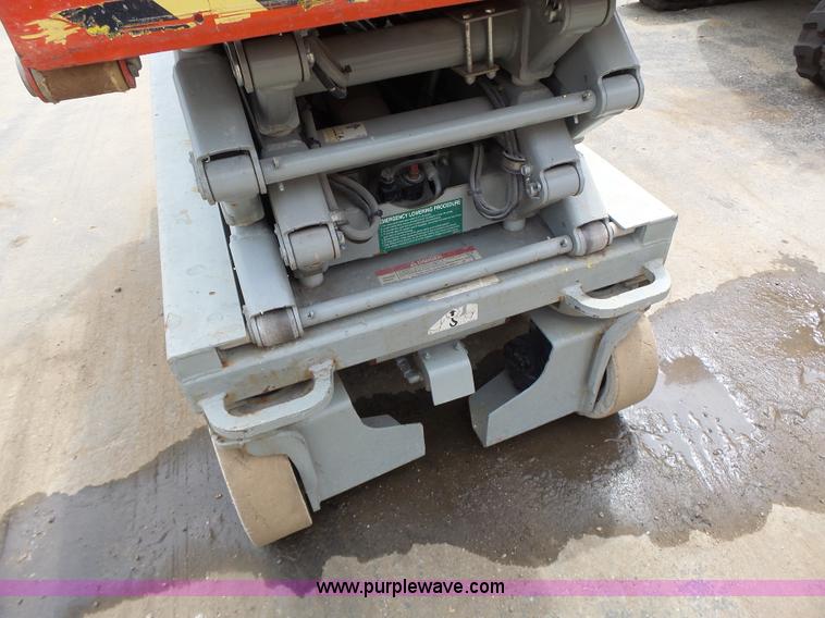 image for item L6045 2008 Skyjack 3219 scissor lift