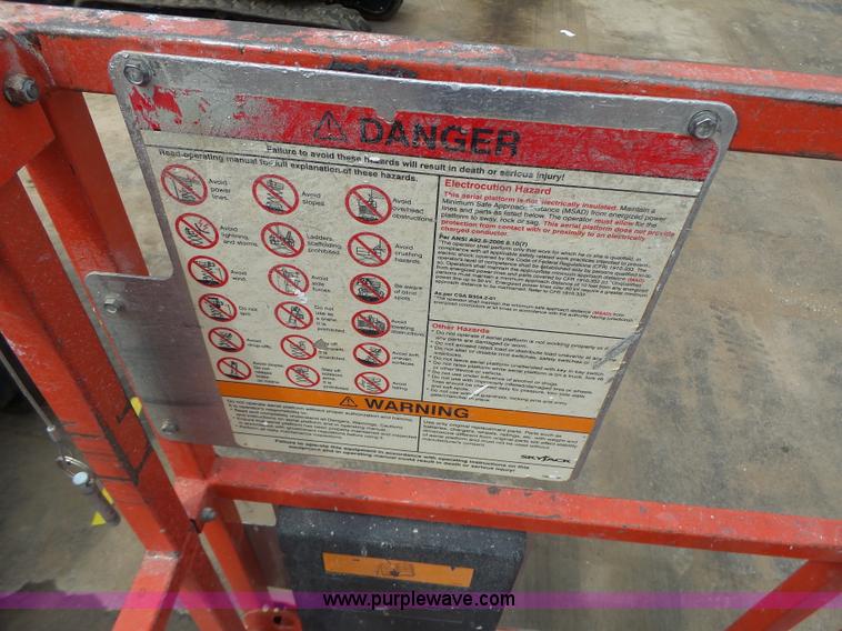 image for item L6045 2008 Skyjack 3219 scissor lift