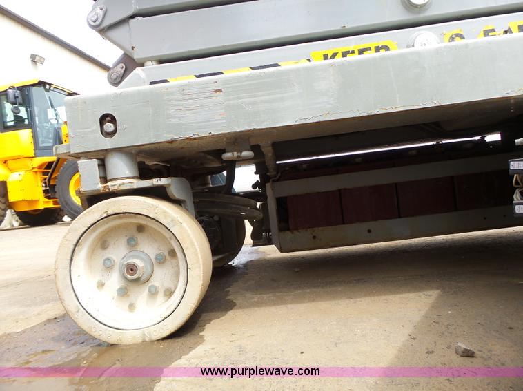 image for item L6045 2008 Skyjack 3219 scissor lift