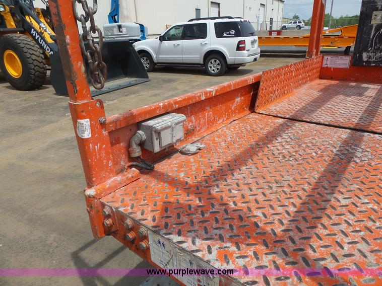 image for item L6046 2001 Skyjack 3219 scissor lift