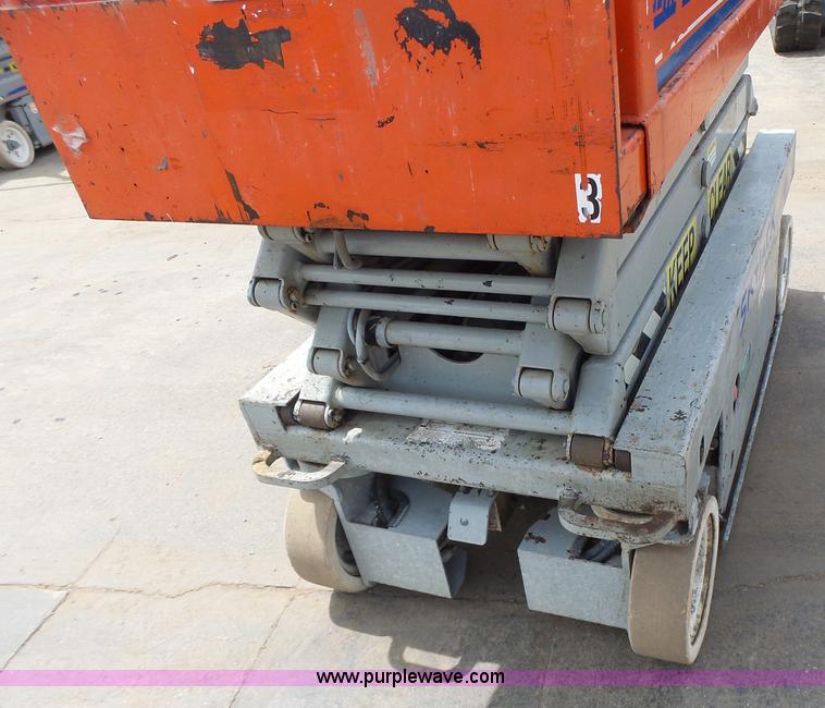 image for item L6046 2001 Skyjack 3219 scissor lift