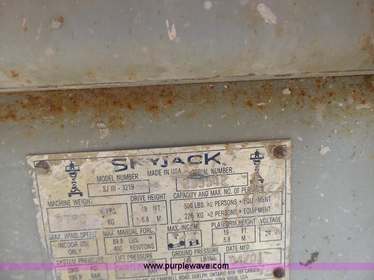image for item L6046 2001 Skyjack 3219 scissor lift