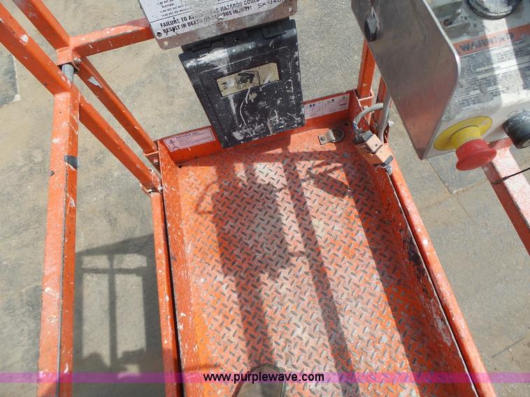 image for item L6046 2001 Skyjack 3219 scissor lift