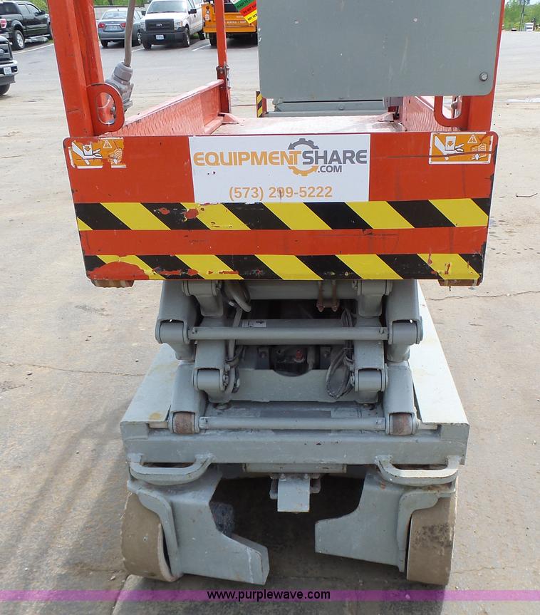 image for item L6048 2008 Skyjack 3219 scissor lift