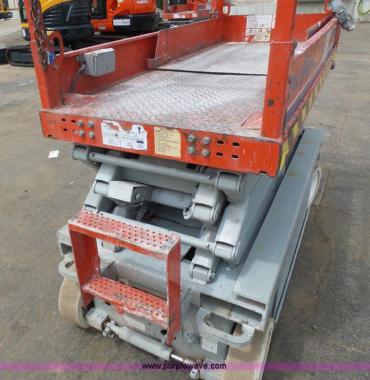 image for item L6048 2008 Skyjack 3219 scissor lift