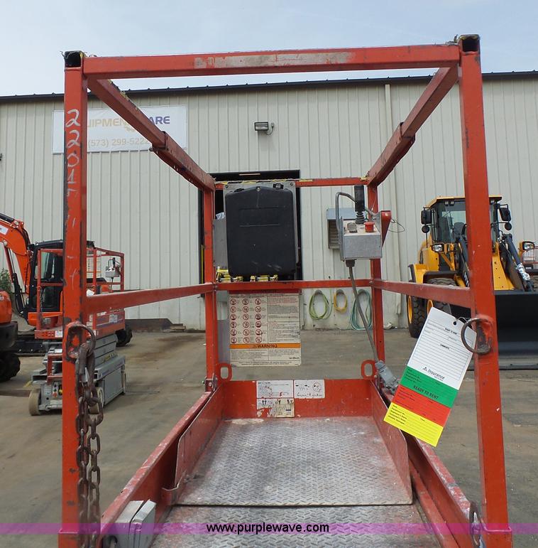 image for item L6048 2008 Skyjack 3219 scissor lift