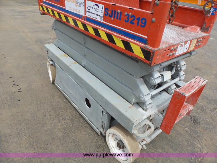 image for item L6048 2008 Skyjack 3219 scissor lift