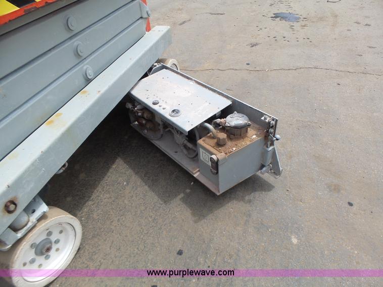 image for item L6048 2008 Skyjack 3219 scissor lift