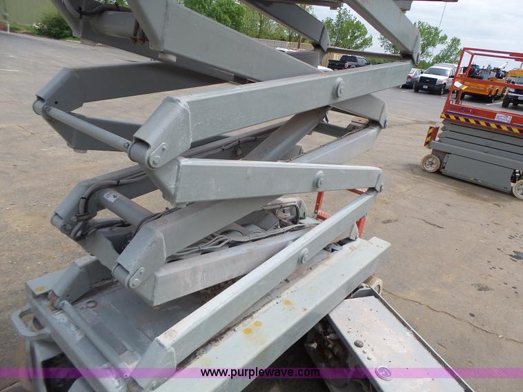 image for item L6048 2008 Skyjack 3219 scissor lift