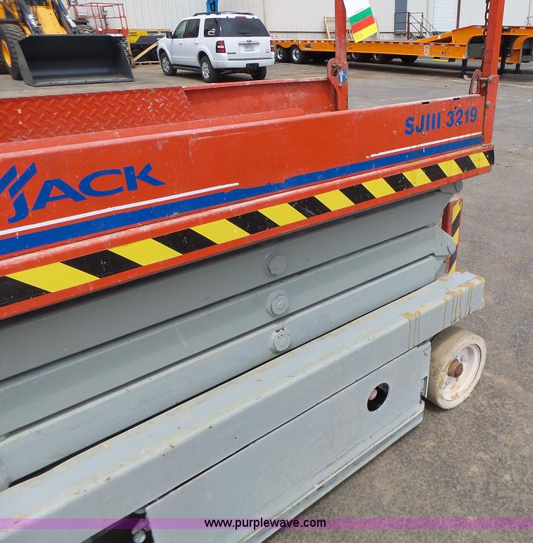 image for item L6049 2008 Skyjack 3219 scissor lift