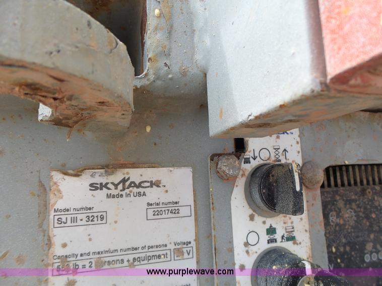 image for item L6049 2008 Skyjack 3219 scissor lift
